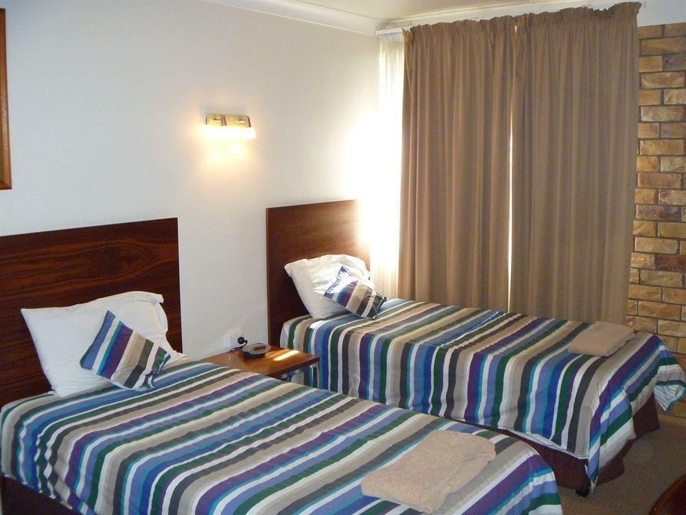 Burke & Wills Motor Inn Кингарой Экстерьер фото